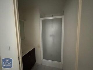  Appartement à louer 4 pièces 74 m²