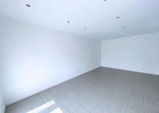  Appartement à louer 5 pièces 101 m²