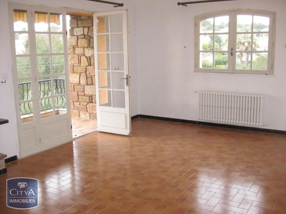 À LOUER : Charmant appartement T3 situé à Saint-Raphaël,....