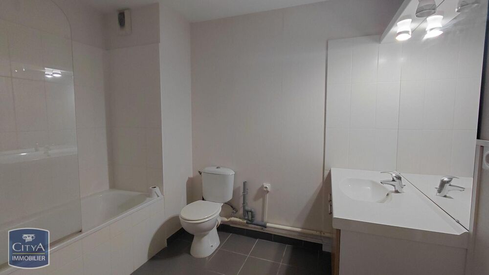 Saint-Claude - A louer : Appartement T2 avec balcon A pr....