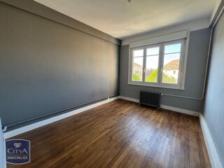  Appartement à louer 3 pièces 79 m²