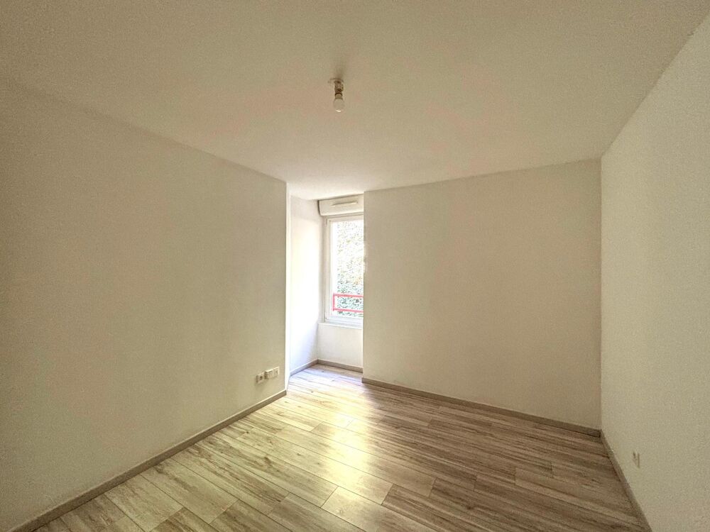 location Appartement - 3 pièce(s) - 74 m² Sochaux (25600)
