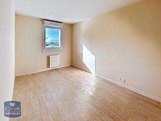 location Appartement - 3 pièce(s) - 65 m² Saint-Brieuc (22000)