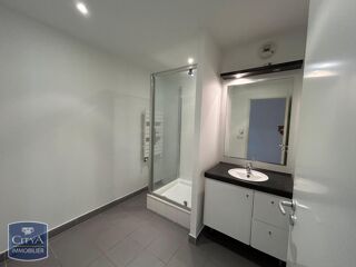  Appartement à louer 4 pièces 106 m²