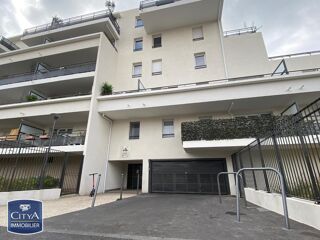  Parking / Garage à louer 