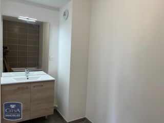  Appartement à louer 3 pièces 74 m²