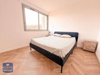  Appartement à louer 4 pièces 84 m²