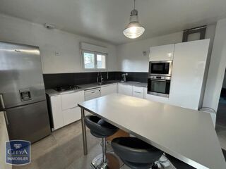  Appartement à louer 5 pièces 10 m²