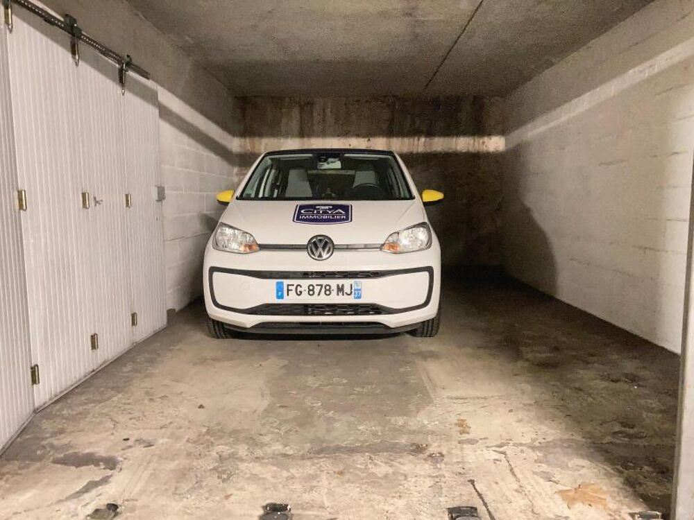 location Parking / Garage Tours (37000)