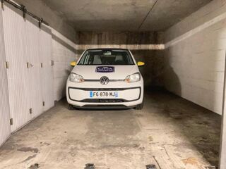  Parking / Garage à louer 