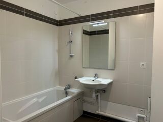  Appartement à louer 3 pièces 70 m²