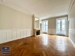  Appartement à louer 6 pièces 140 m²