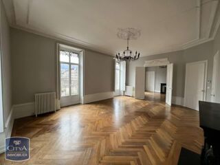  Appartement à louer 4 pièces 121 m²