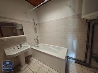  Appartement à louer 4 pièces 79 m²