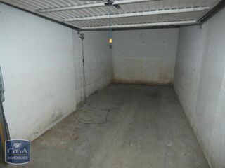  Parking / Garage à louer 