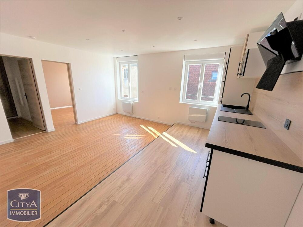 À LOUER : Appartement rénové T2 à Laon, situé au premier....