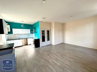  Appartement à louer 4 pièces 79 m²