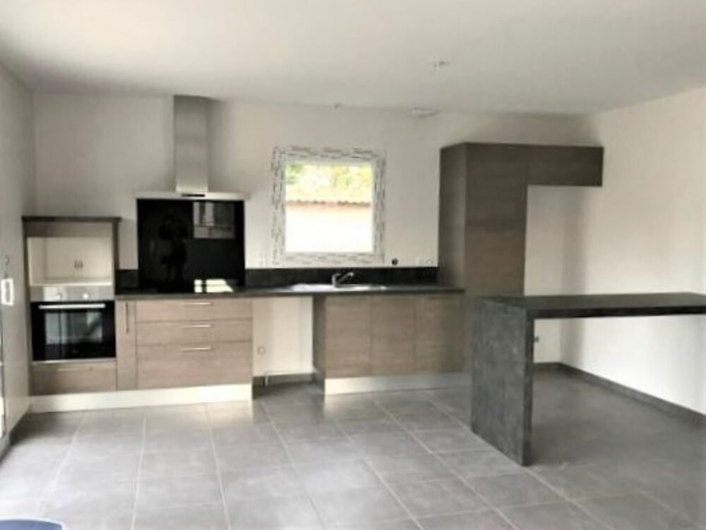 EXCLUSIVITÉ - MAISON 5 PIÈCES AVEC TERRASSE - ROANNE Déc....