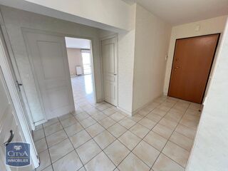  Appartement à louer 3 pièces 85 m²