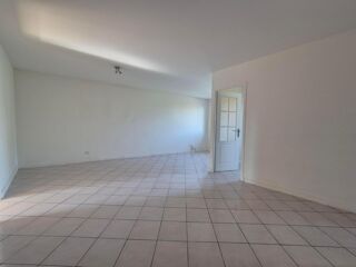  Appartement à louer 4 pièces 85 m²