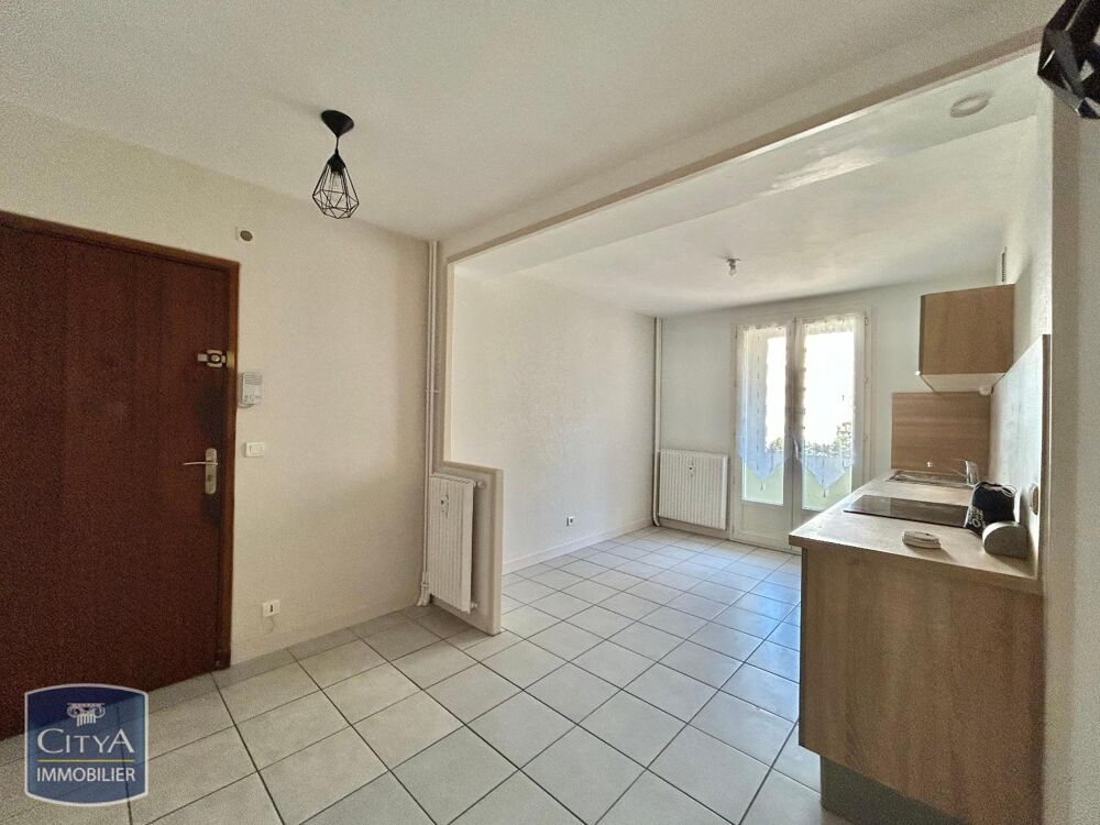À LOUER : Appartement rénové T2 situé à Saint-Étienne, d....