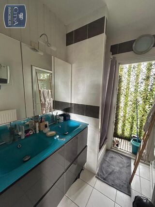  Appartement à louer 2 pièces 54 m²