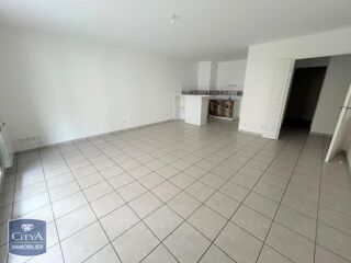  Appartement à louer 4 pièces 77 m²