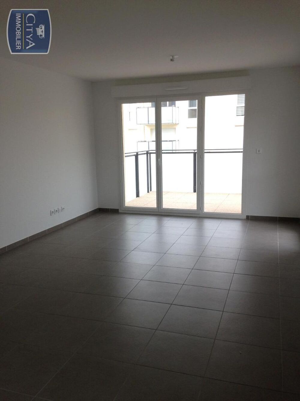 EXCLUSIVITÉ - APPARTEMENT 2 PIÈCES AVEC TERRASSE À louer....