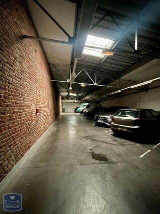  Parking / Garage à louer 