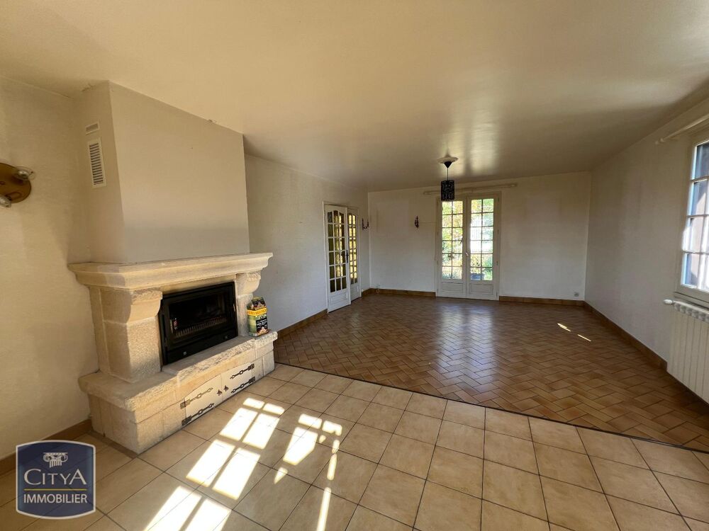 À LOUER : Découvrez cette charmante maison située à LE B....