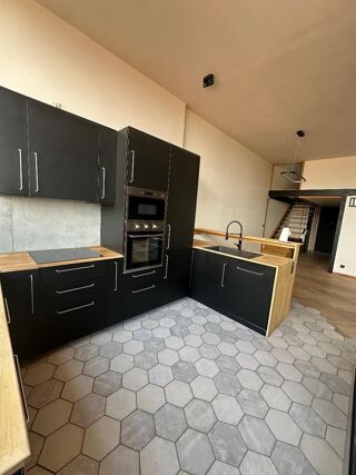  Appartement à louer 3 pièces 73 m²