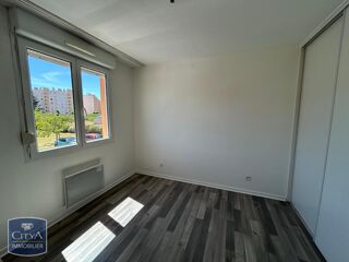 Appartement à louer 4 pièces 75 m²