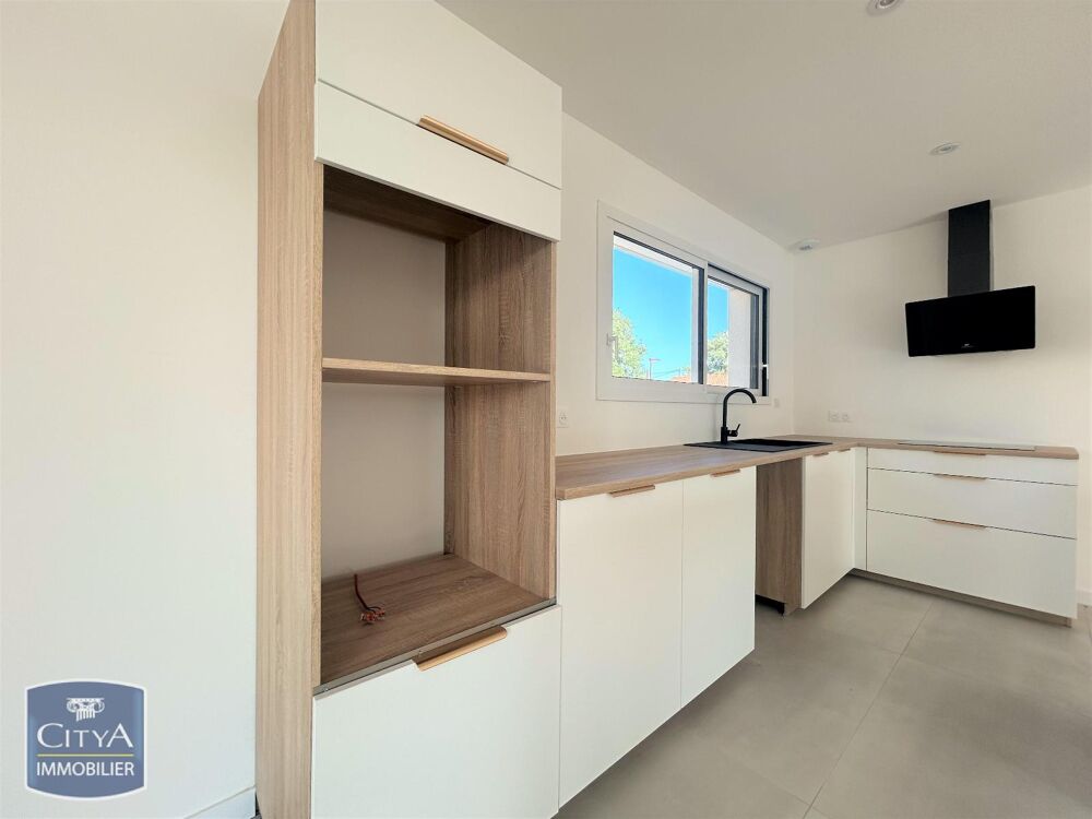 MAISON NEUVE AVEC GARAGE ET JARDIN CLOTURÉ À louer à Mea....