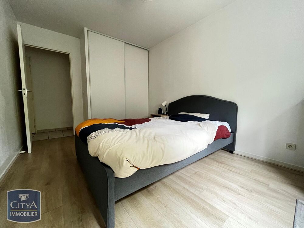 location Appartement - 2 pièce(s) - 57 m² Vierzon (18100)