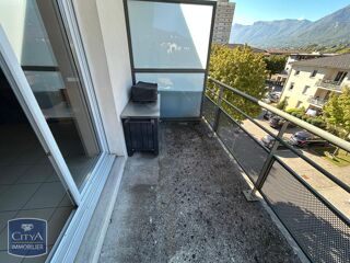  Appartement à louer 4 pièces 74 m²