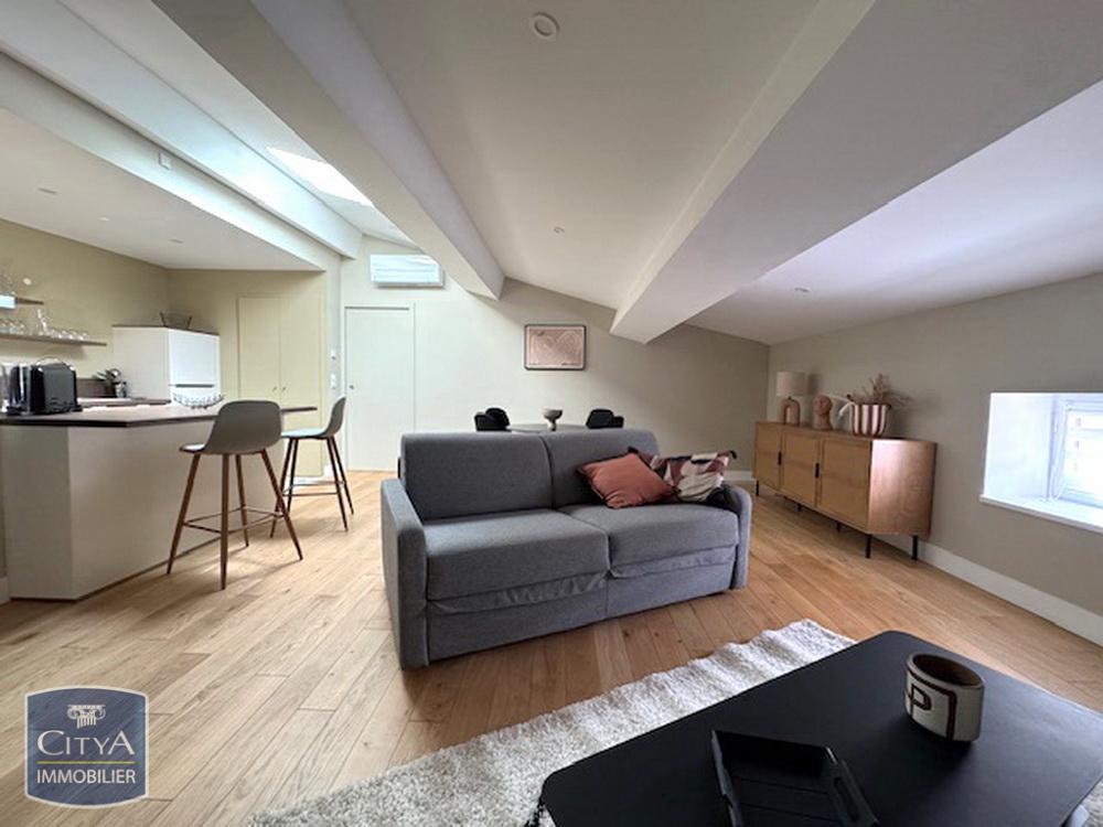 APPARTEMENT MEUBLE ET CLIMATISE A LOUER A CARCASSONNE - ....