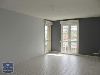  Appartement à louer 3 pièces 77 m²