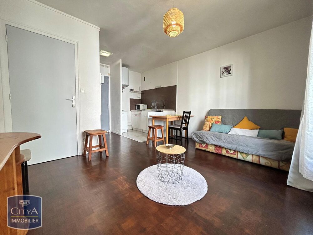 À LOUER : Appartement T1 à Grenoble, situé dans un quart....