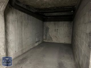  Parking / Garage à louer 