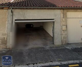  Parking / Garage à louer 15 m²