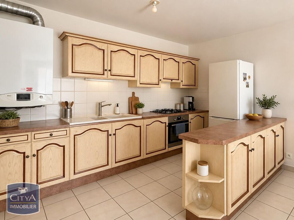 location Appartement - 3 pièce(s) - 74 m² Salon-de-Provence (13300)