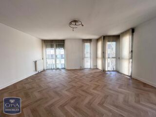  Appartement à louer 3 pièces 84 m²