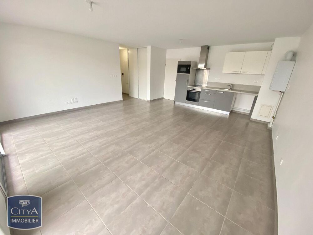 location Appartement - 3 pièce(s) - 69 m² Cuers (83390)