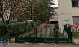  Parking / Garage à louer 