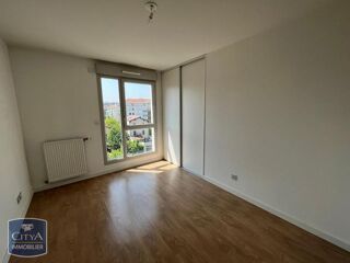  Appartement à louer 3 pièces 65 m²