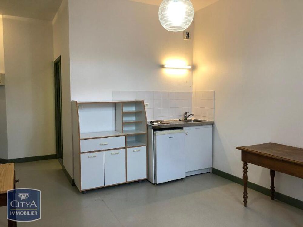 Découvrez ce studio meublé de 24,2 m² situé avenue de St....