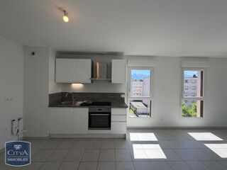  Appartement à louer 3 pièces 68 m²