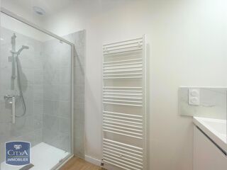  Appartement à louer 2 pièces 32 m²