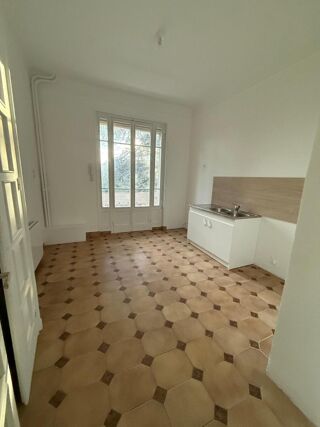  Appartement � louer 3 pi�ces 77 m�