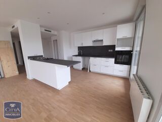  Appartement à louer 5 pièces 108 m²